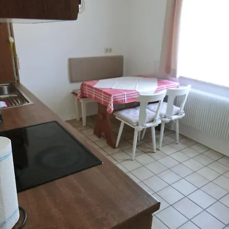 Fam.schwenkel فندق مبيت وإفطار 3*